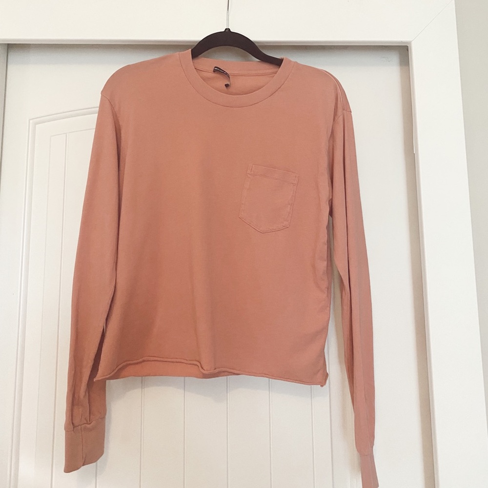 Long sleeved pocket tee